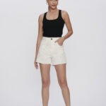 Short Feminino Mom Cintura Alta Básico 30400 - Off White com Pedrarias-154832, 36