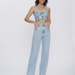 Top Feminino Cropped com Botão Frontal 30467 - Estonado Azul Médio-LAV-010 com Tachas, P