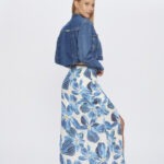 Jaqueta Feminina Cropped com Barra A Fio 30460 - Destroyed Azul Claro-LAV-013, P
